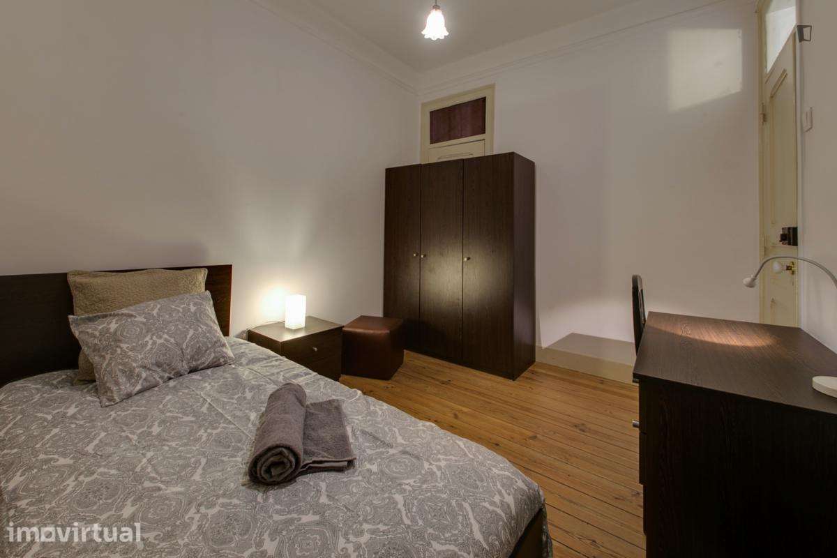 Quarto - localizado em Alameda Lisbon - Grande imagem: 3/15