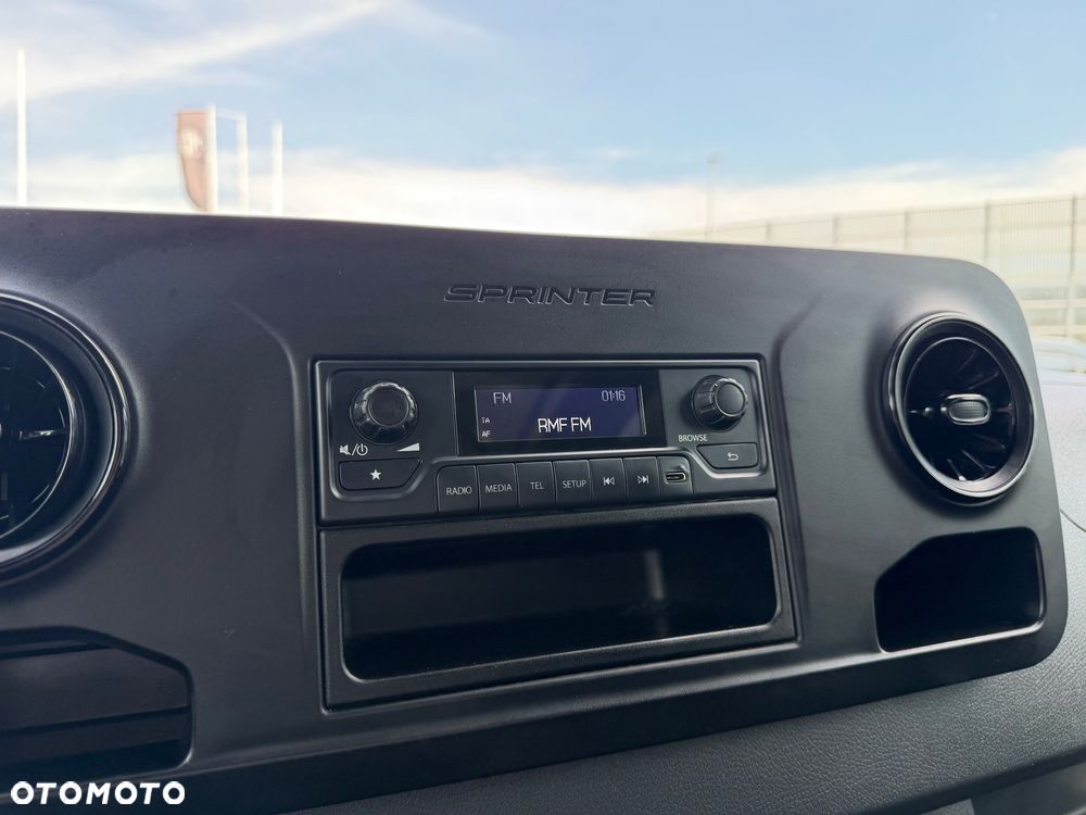 Mercedes-Benz Sprinter - 28