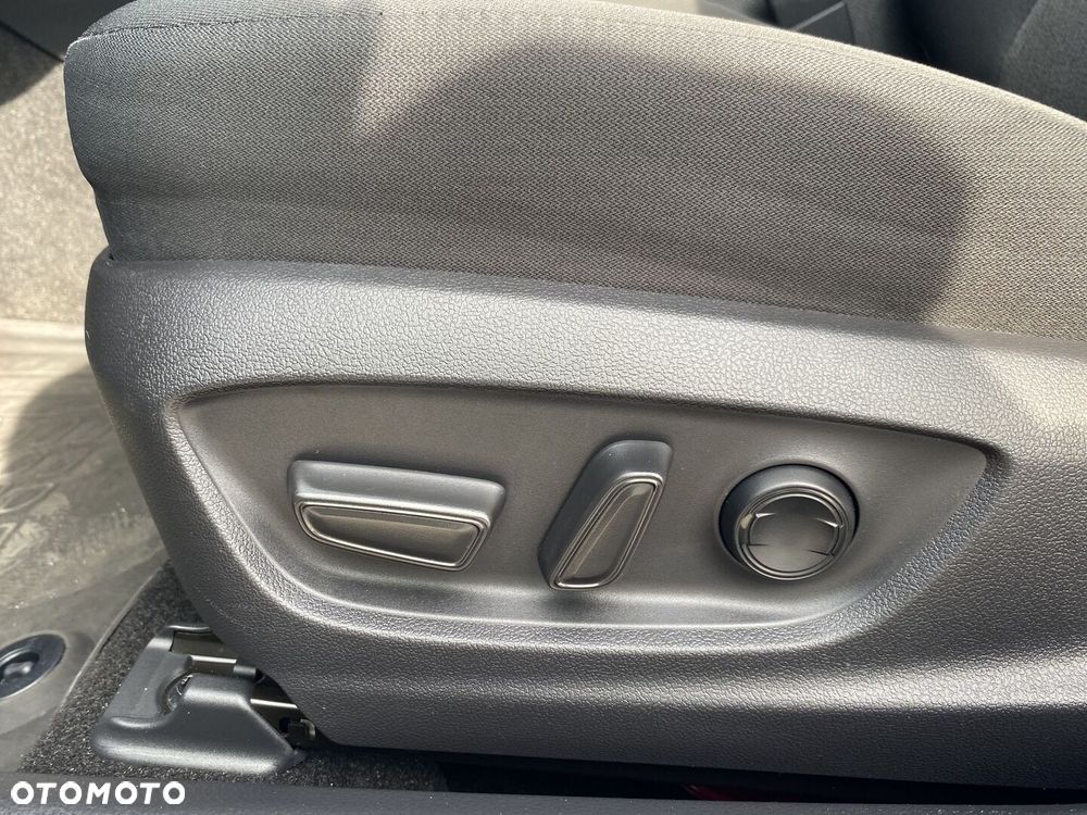 Toyota Camry 2.5 Hybrid Comfort CVT - 18