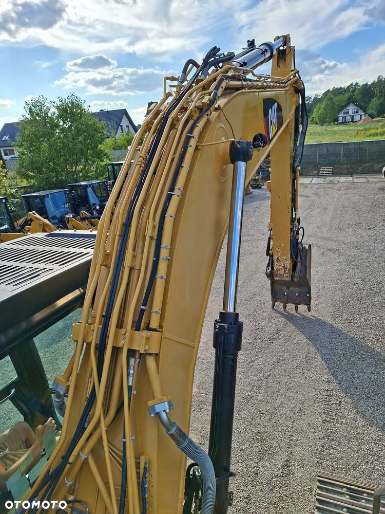 Caterpillar CAT 323 FL - 18