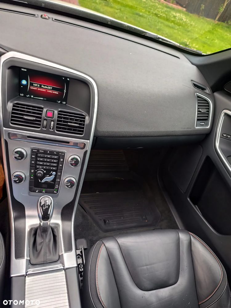 Volvo XC 60 D4 AWD Geartronic Ocean Race - 40
