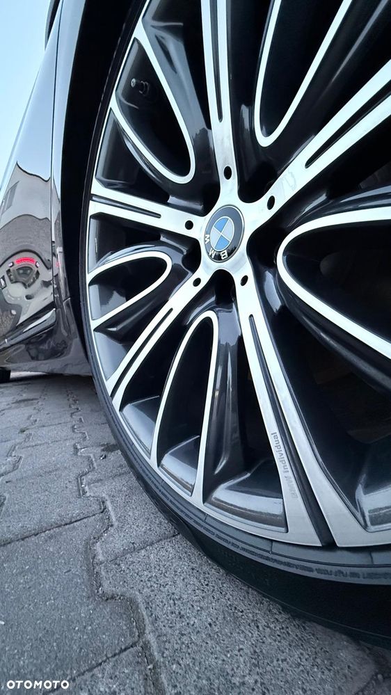 BMW Seria 7 750i xDrive - 8