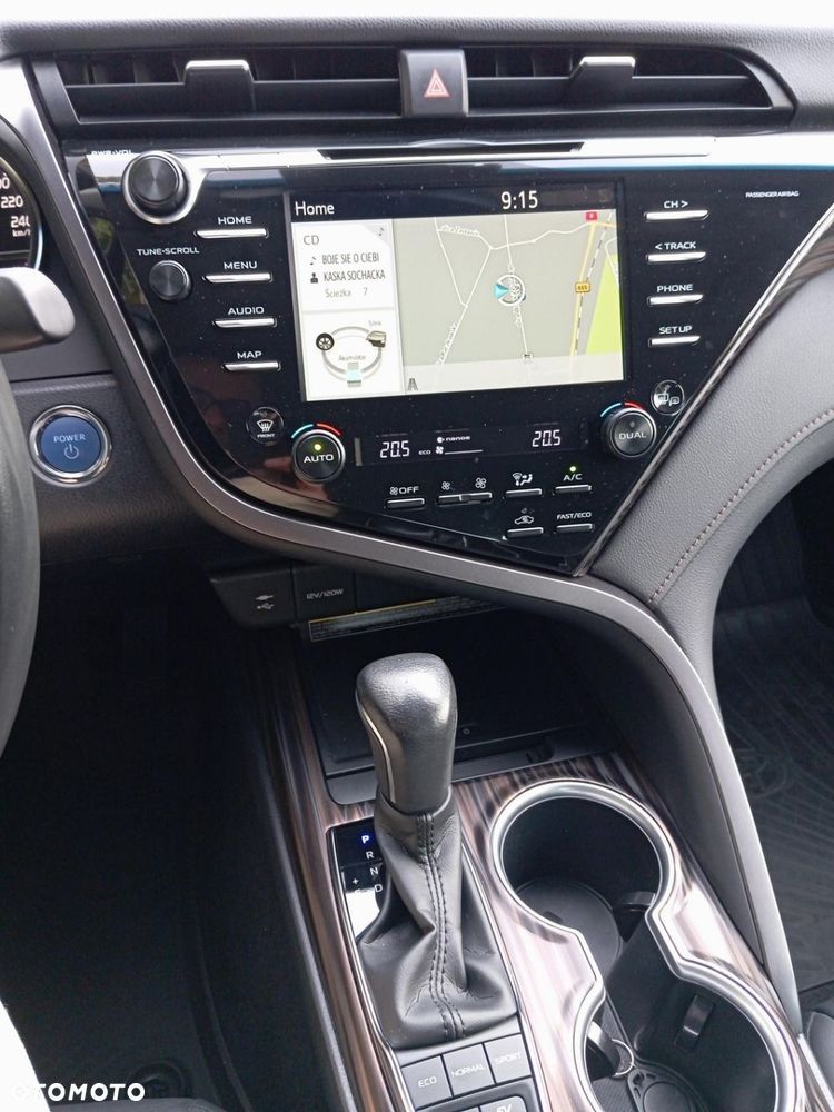 Toyota Camry 2.5 Hybrid Executive CVT - 18