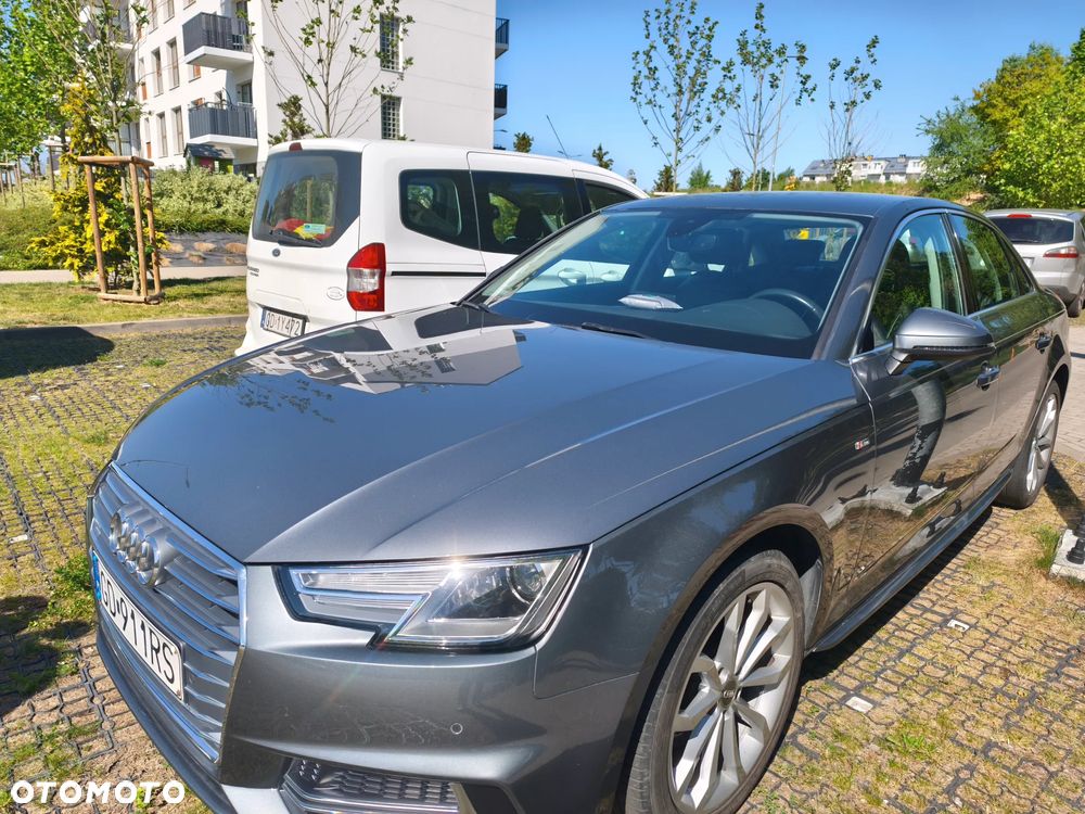 Audi A4 Limousine - 1