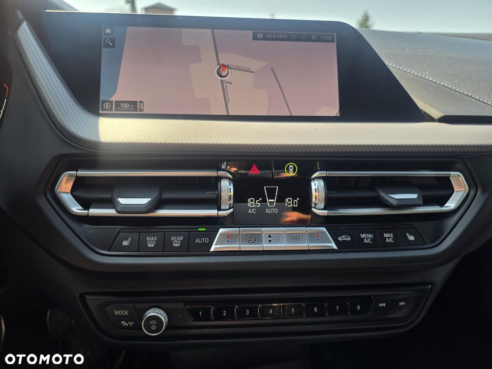 BMW Seria 2 218i Edition Colorvision - 23