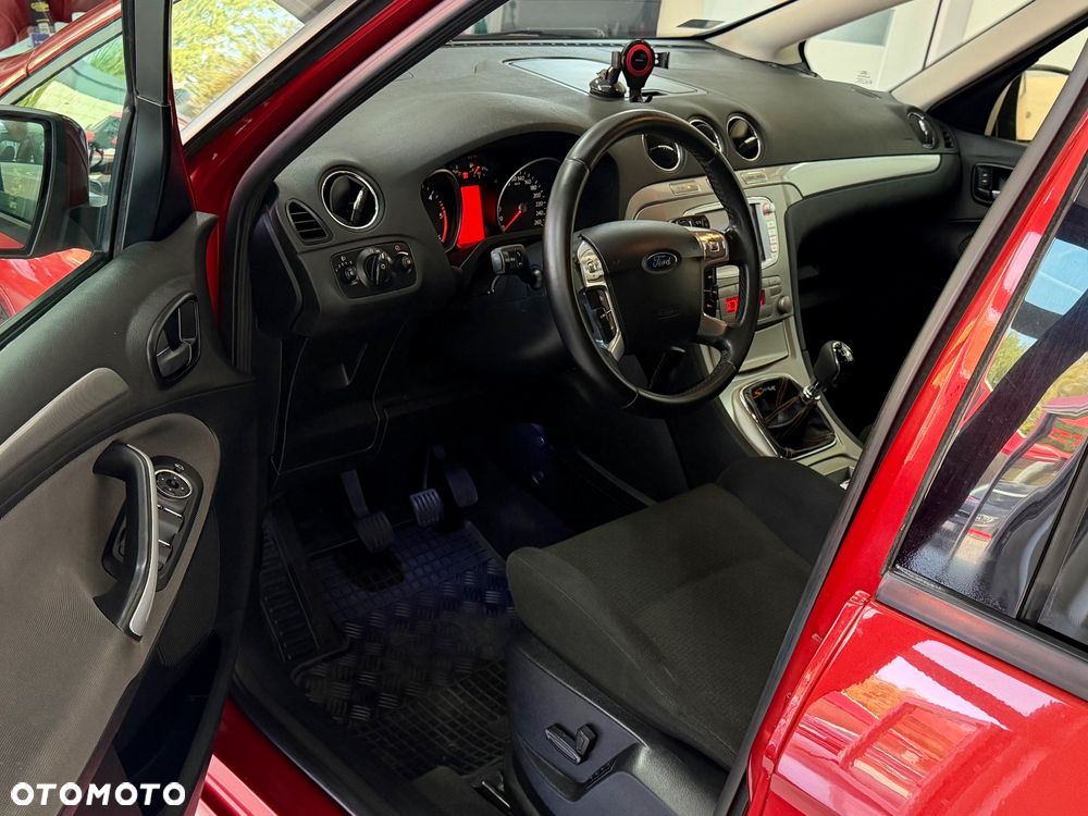 Ford S-Max - 32