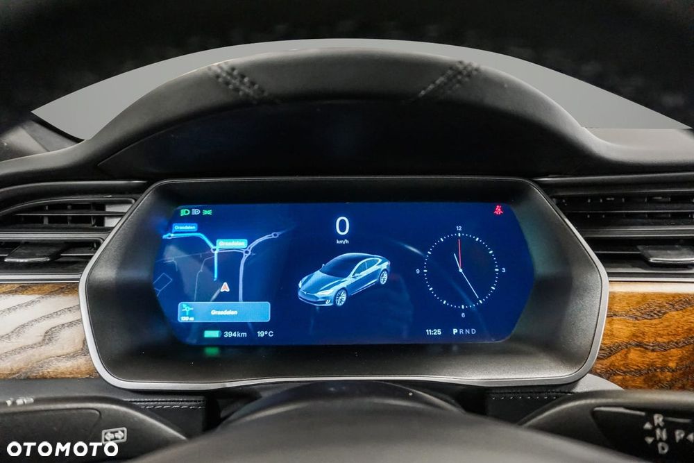 Tesla Model S - 17