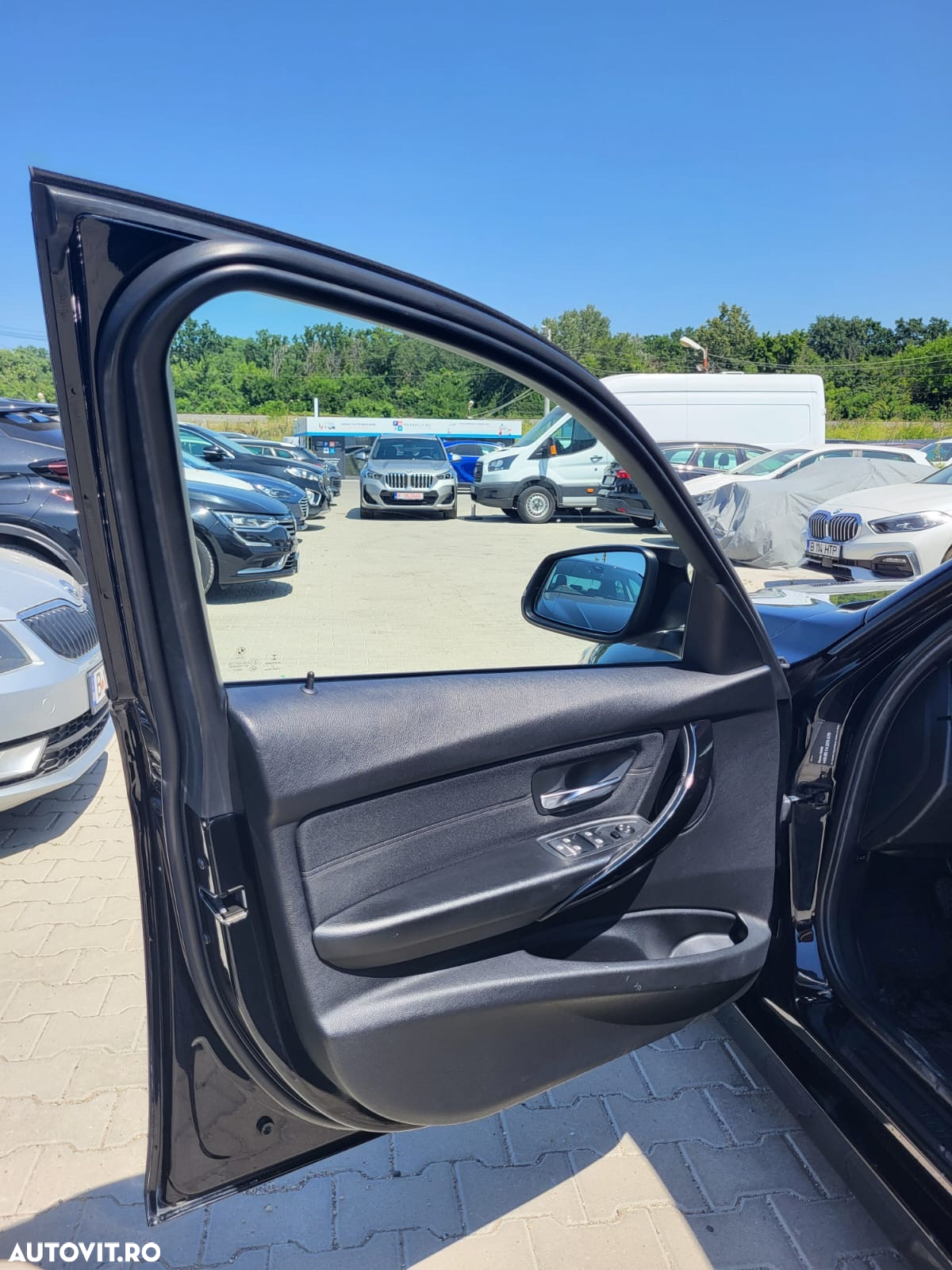 BMW Seria 3 318d Touring Aut. Sport Line - 14