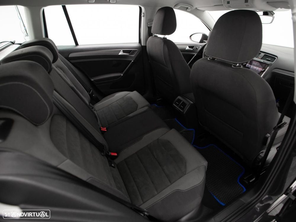 VW Golf Variant - 10