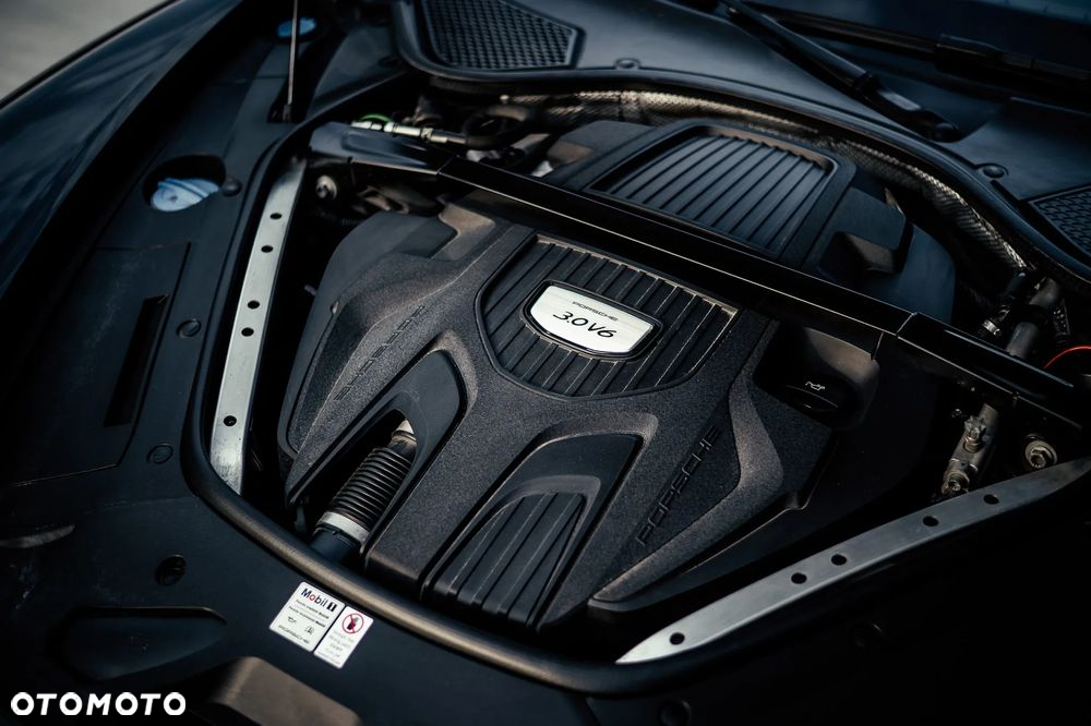 Porsche Panamera 4 - 10