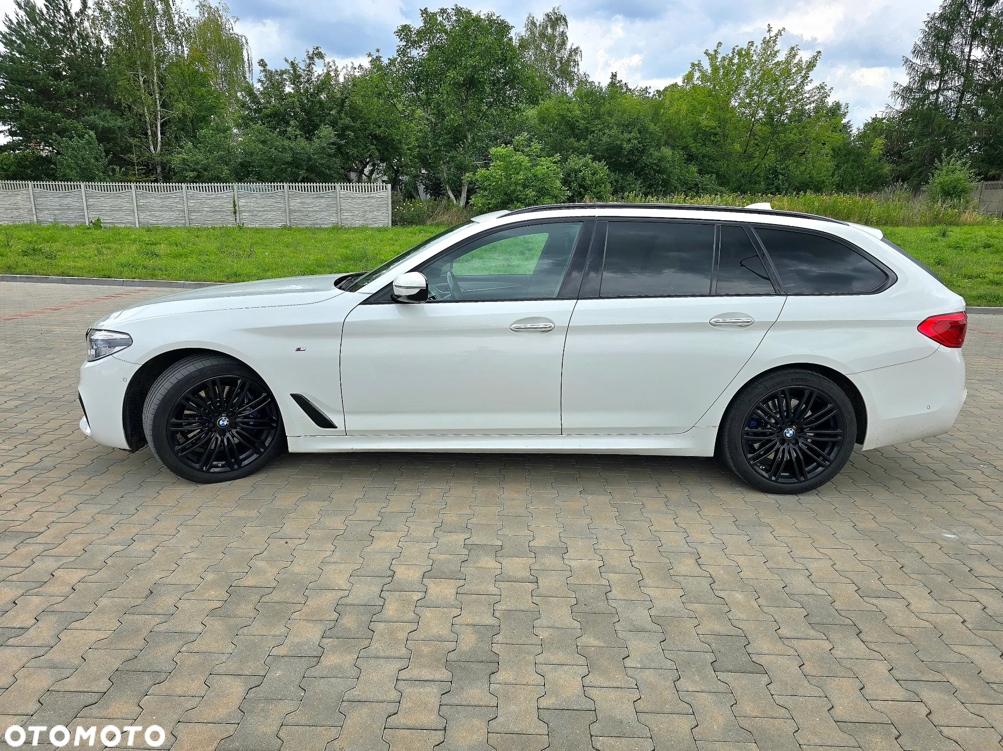 BMW Seria 5 530i xDrive Touring - 2