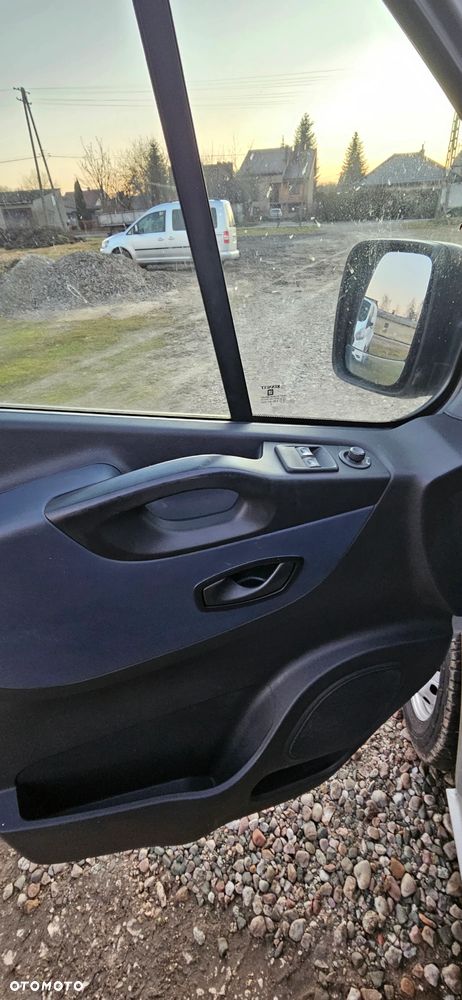 Opel Vivaro - 15