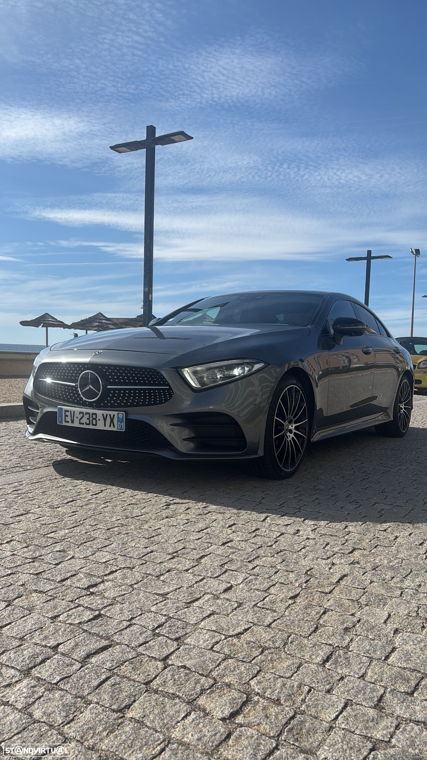 Mercedes-Benz 350 - 1