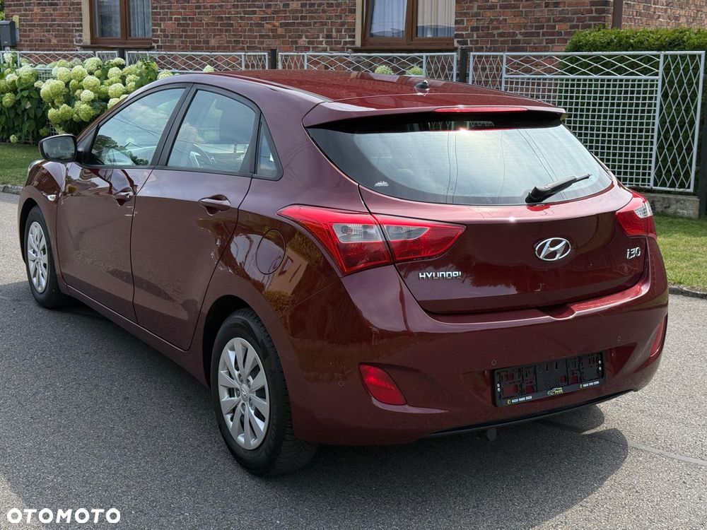 Hyundai i30 blue 1.6 CRDi Style - 9