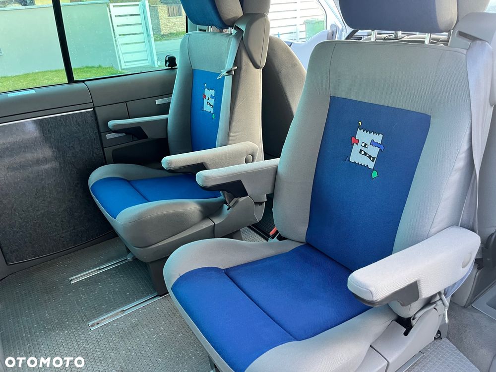 Volkswagen Multivan - 12