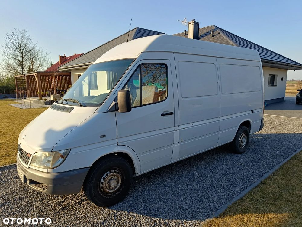 Mercedes-Benz Sprinter - 4