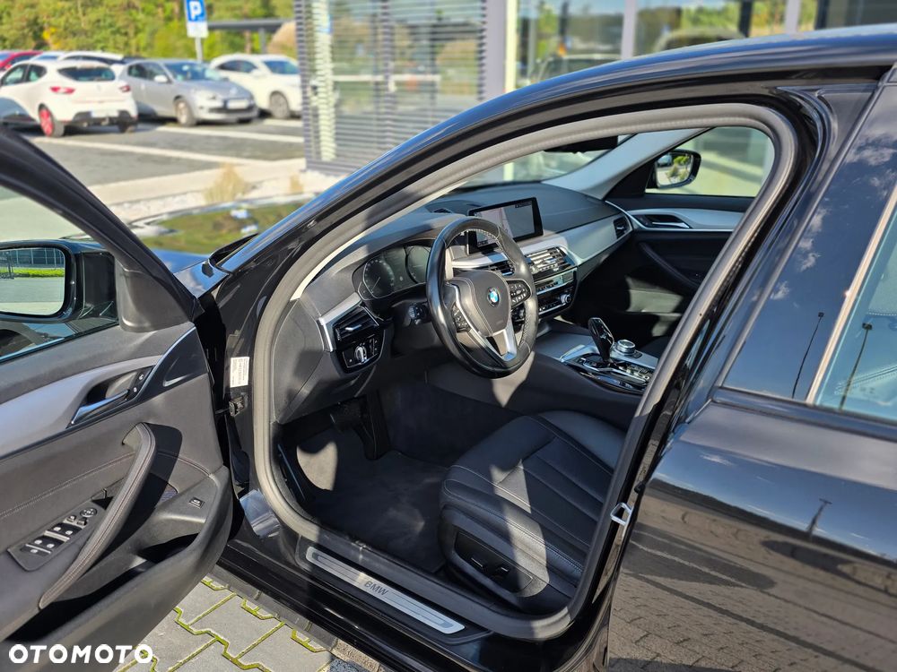 BMW Seria 5 520i GPF M Sport sport - 22