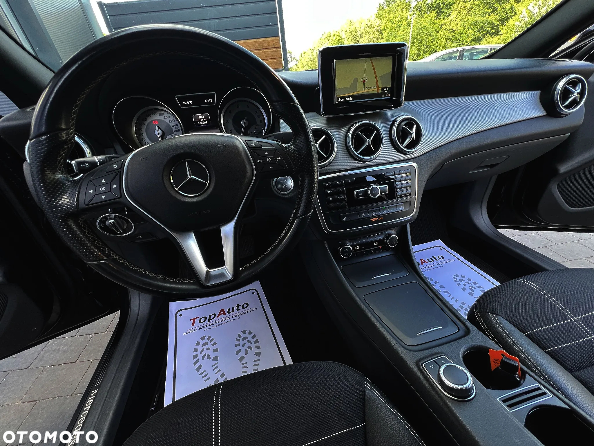 Mercedes-Benz GLA 250 7G-DCT - 23