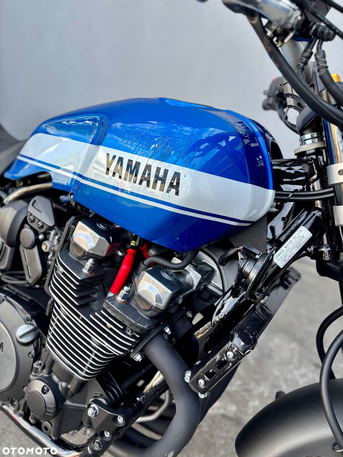 Yamaha XJR - 9