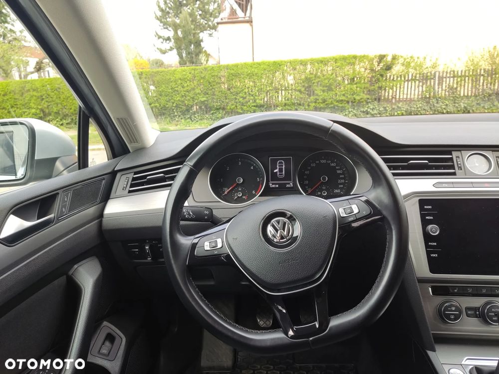Volkswagen Passat 2.0 TDI SCR Trendline - 9