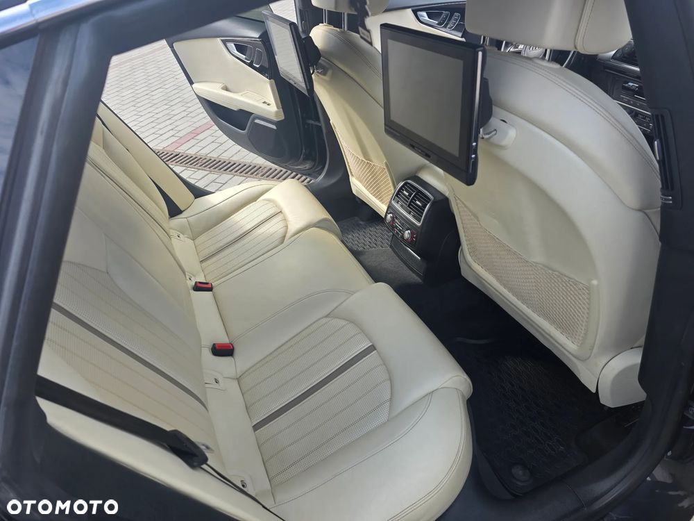 Audi A7 Sportback - 13