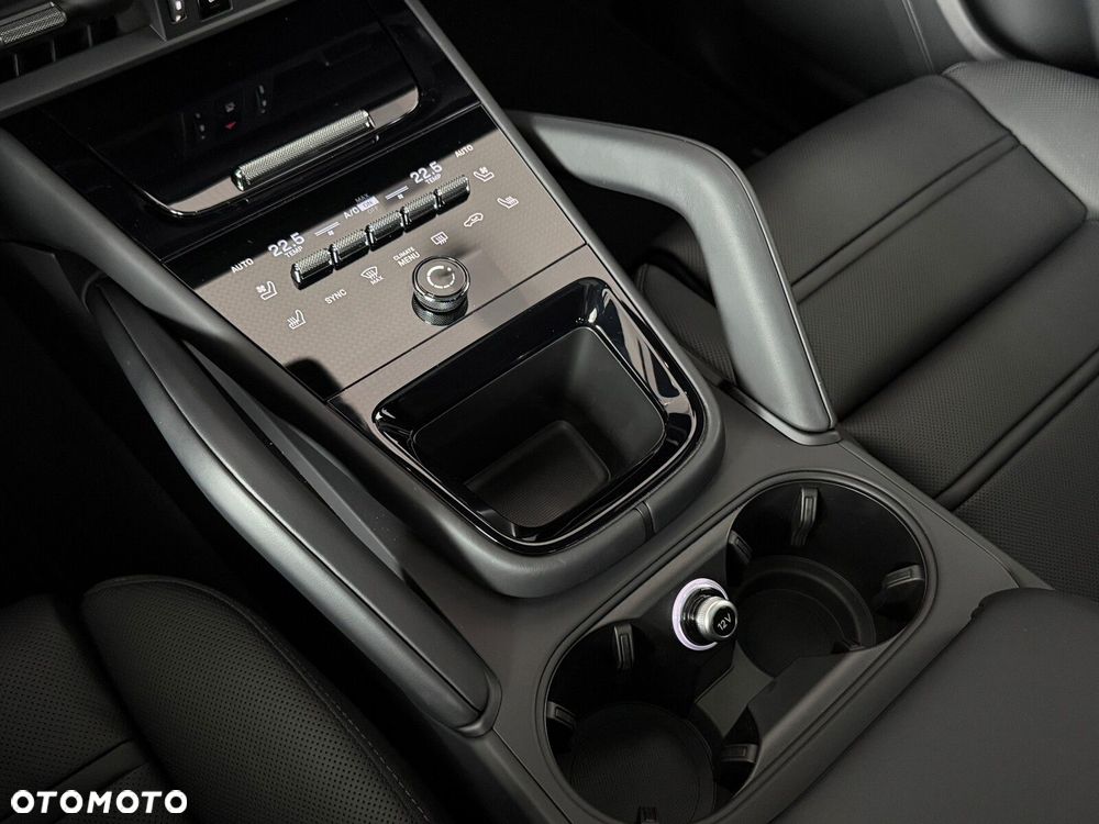 Porsche Cayenne - 23