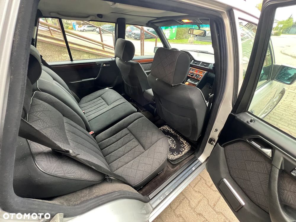 Mercedes-Benz W124 (1984-1993) - 11
