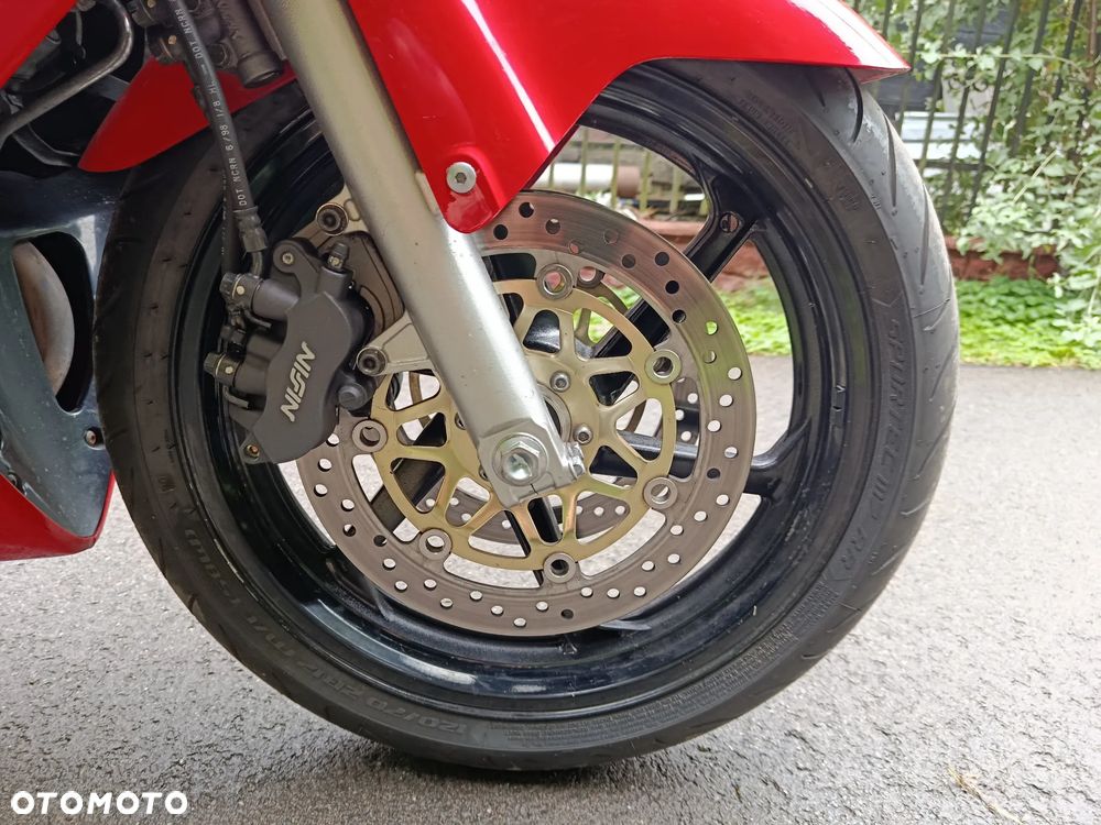 Honda VFR - 13