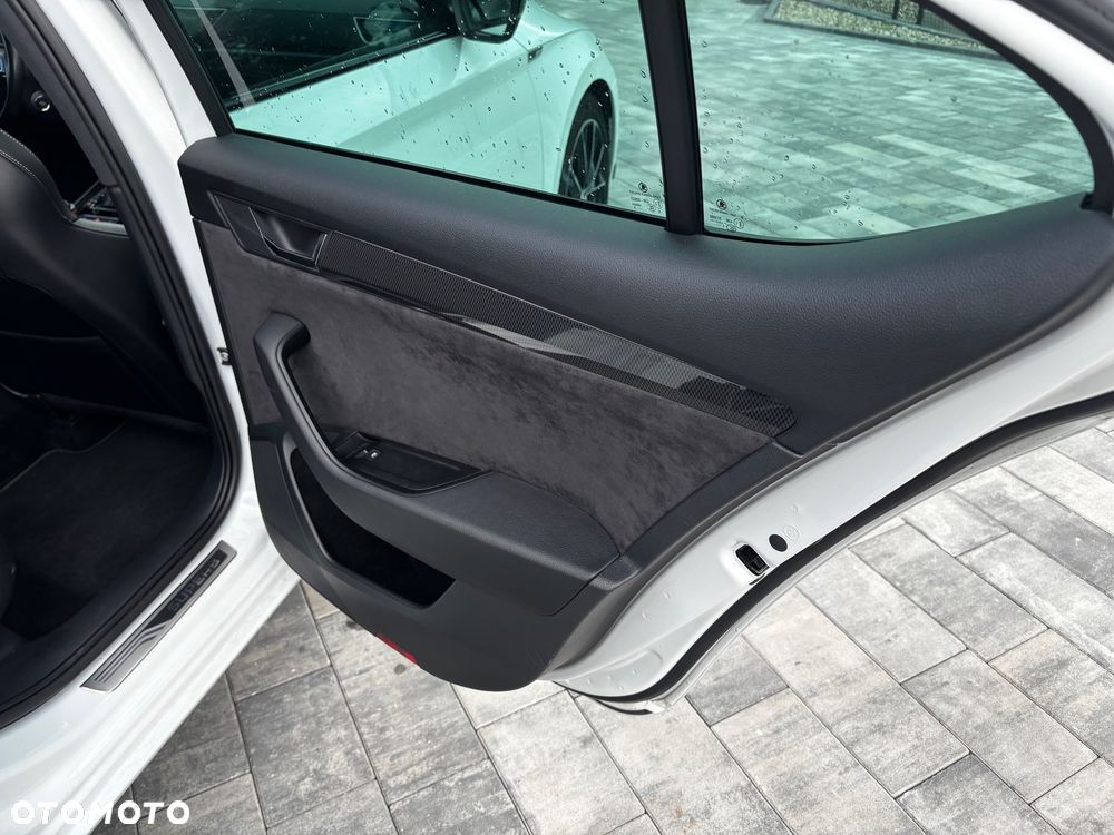 Skoda Superb 2.0 TDI 4x4 Sportline DSG - 32