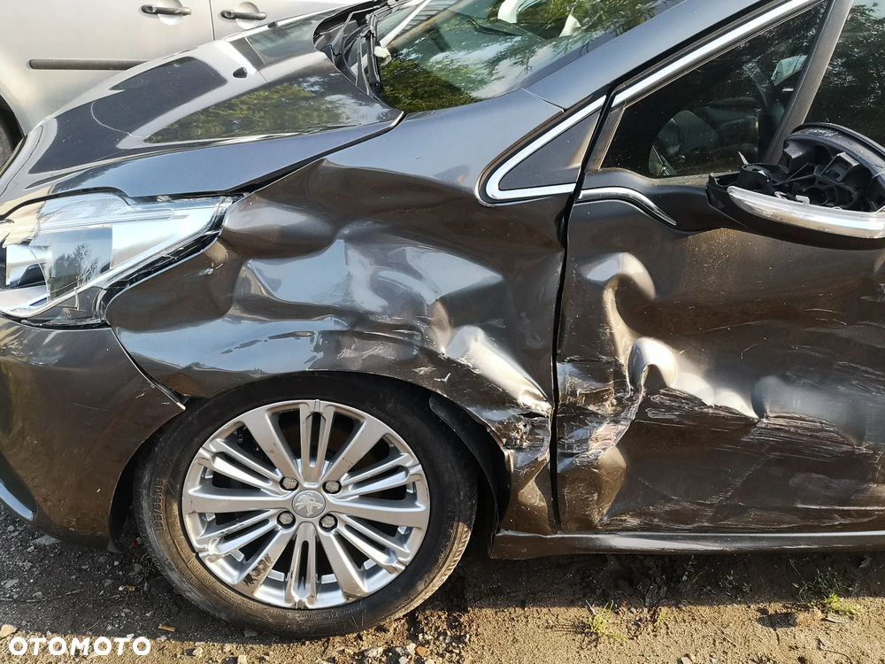Peugeot 208 - 9