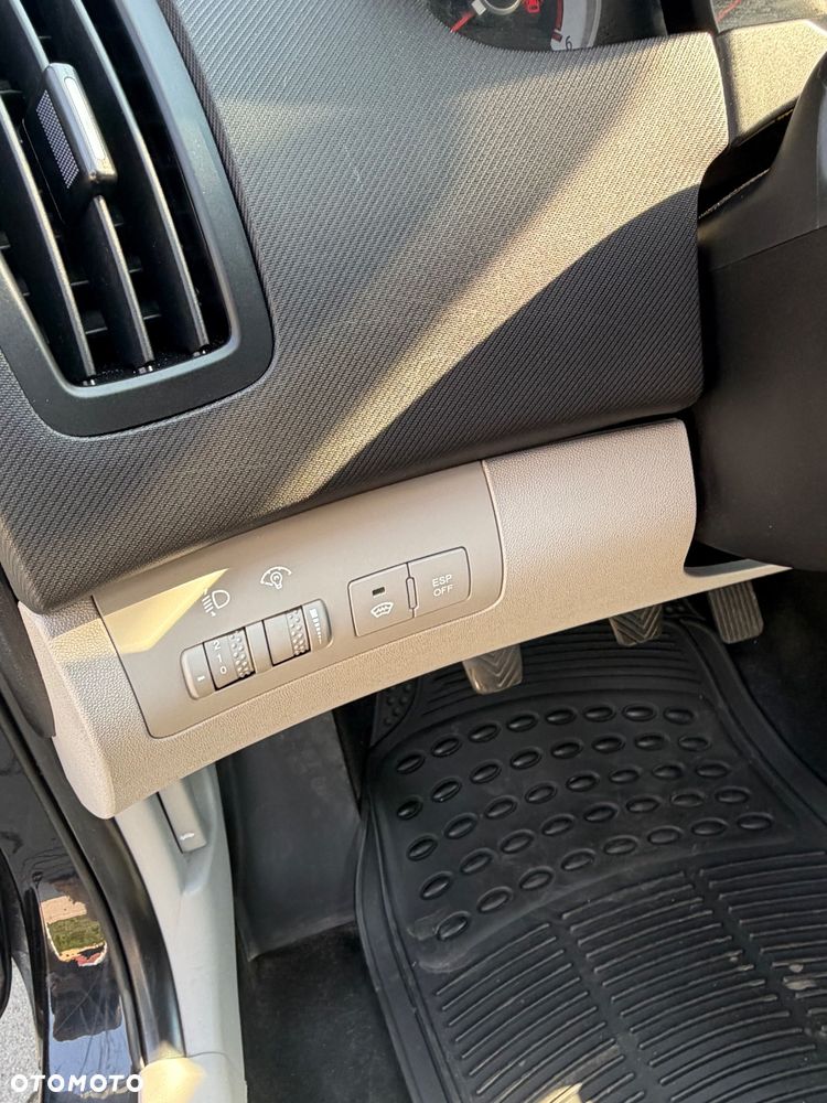 Kia Ceed 2.0 crdi Comfort + - 12