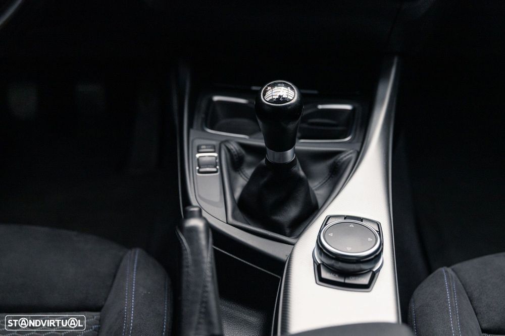 BMW 116 d Pack M - 43