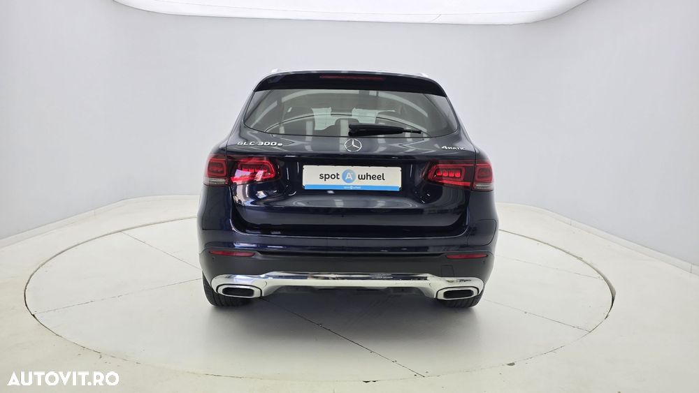 Mercedes-Benz GLC 300 e 4MATIC - 8