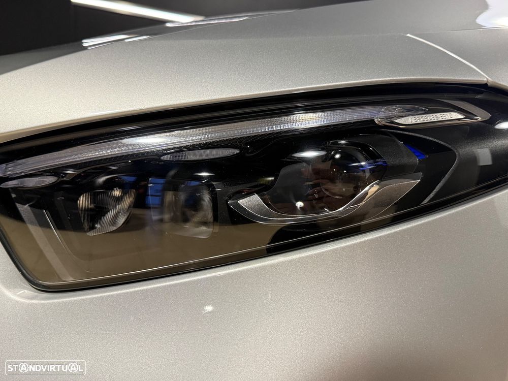 Mercedes-Benz A 250 e 8G-DCT AMG Line - 13