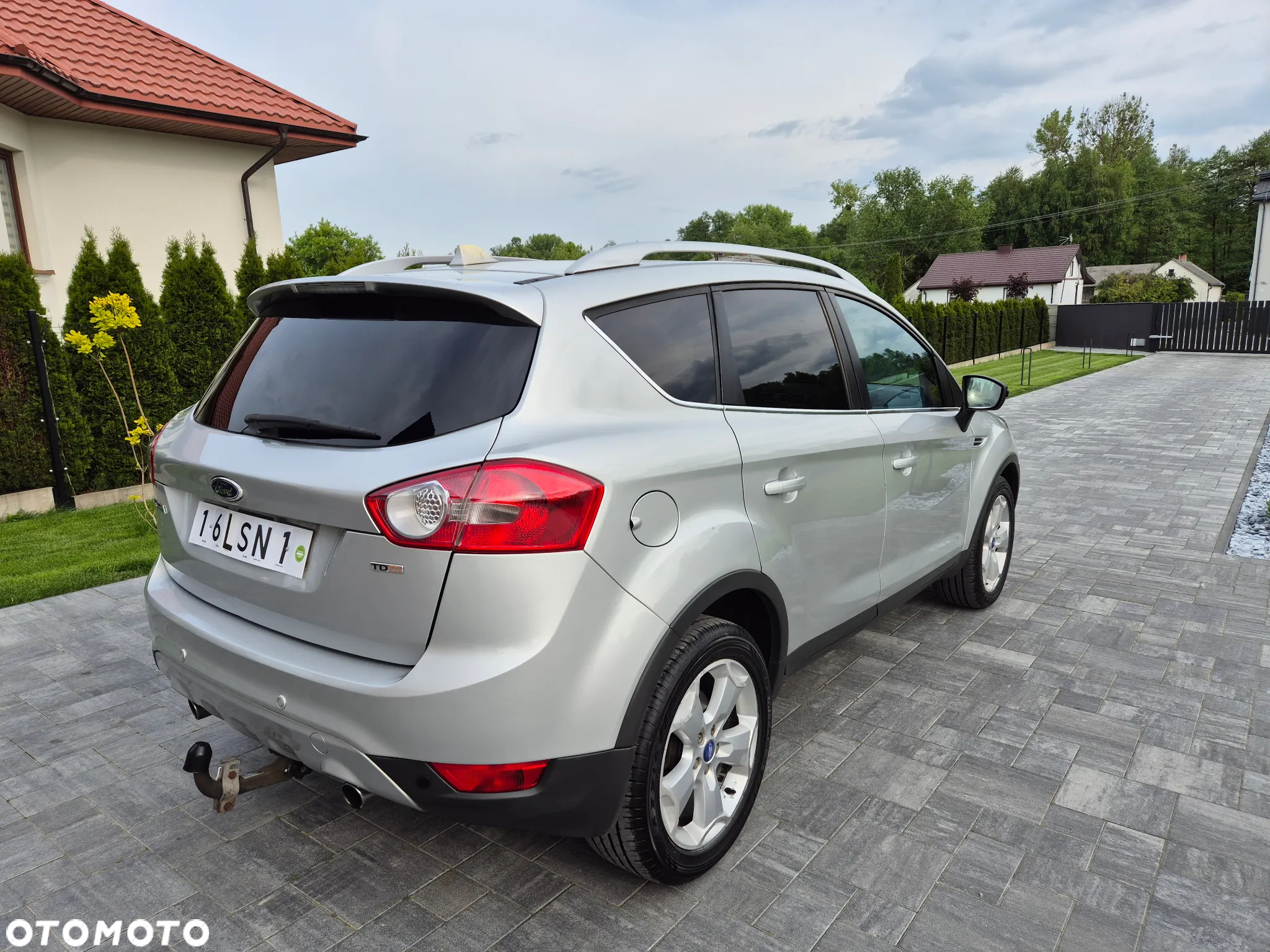 Ford Kuga 2.0 TDCi 2x4 Titanium - 10