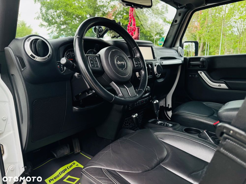 Jeep Wrangler Unlimited 2.8 CRD DPF Automatik Sahara - 28