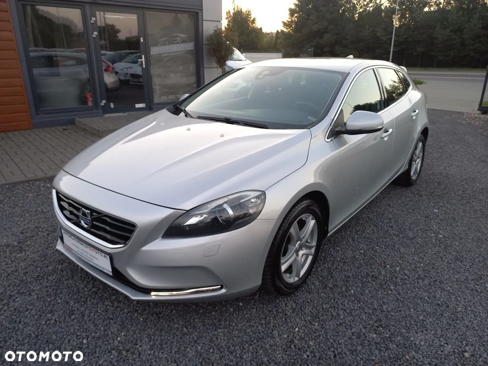 Volvo V40 D3 Momentum - 1