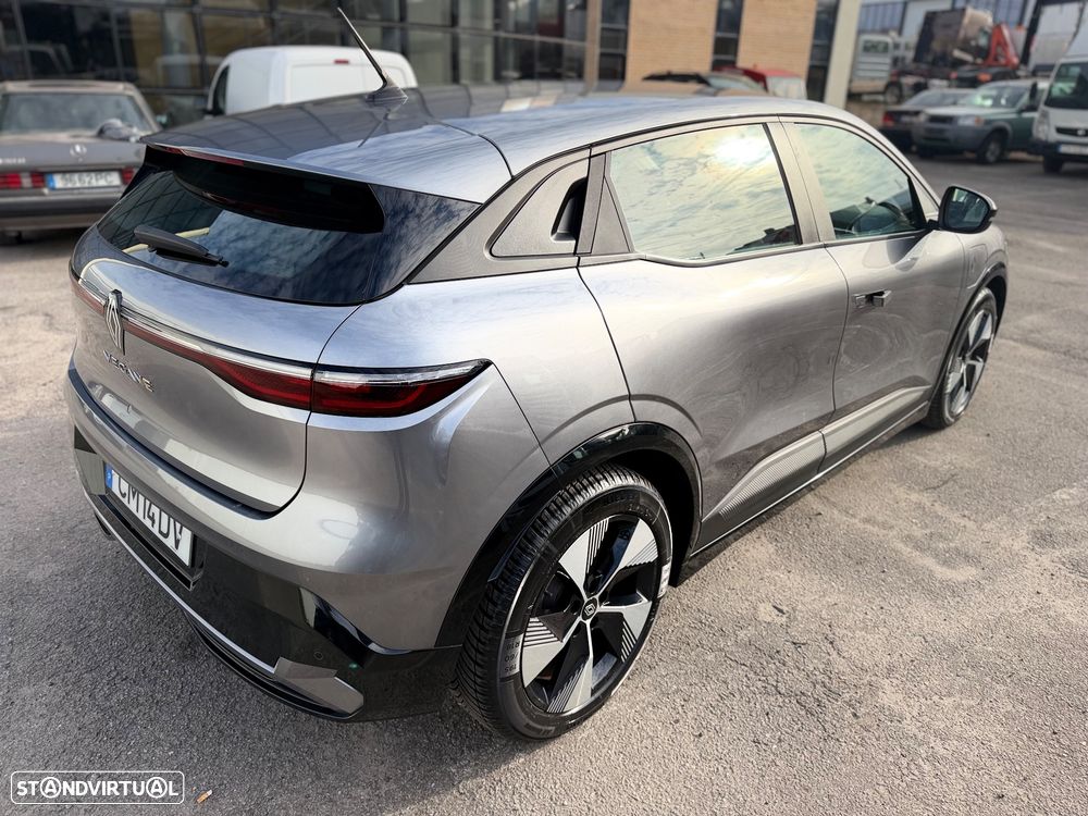 Renault Mégane E-Tech - 3