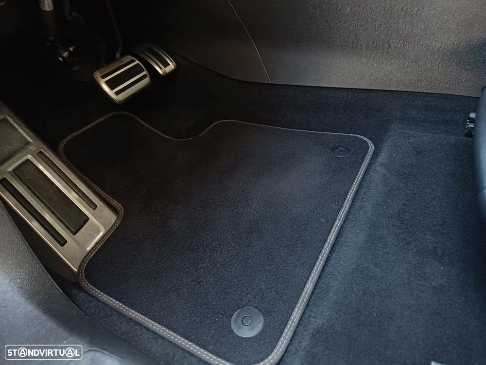 Peugeot 5008 1.2 PureTech GT EAT8 - 11