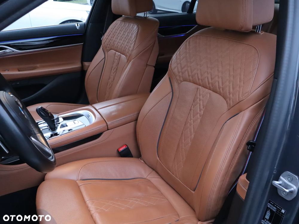 BMW Seria 7 750i xDrive sport - 11