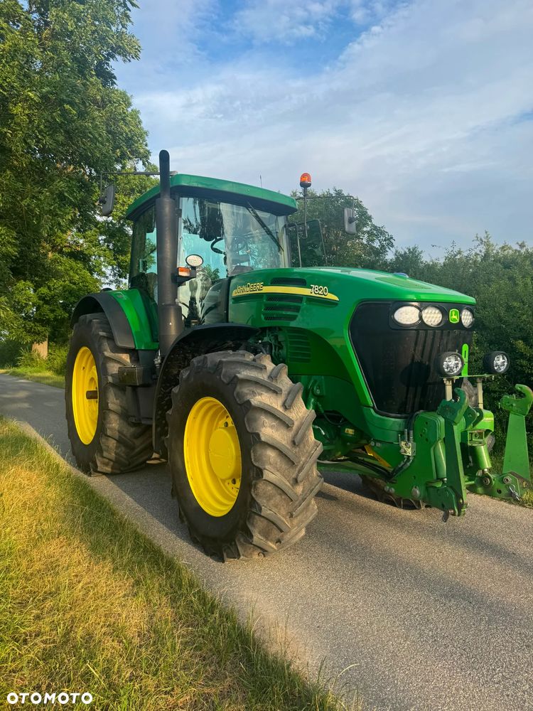 John Deere 7820 - 16