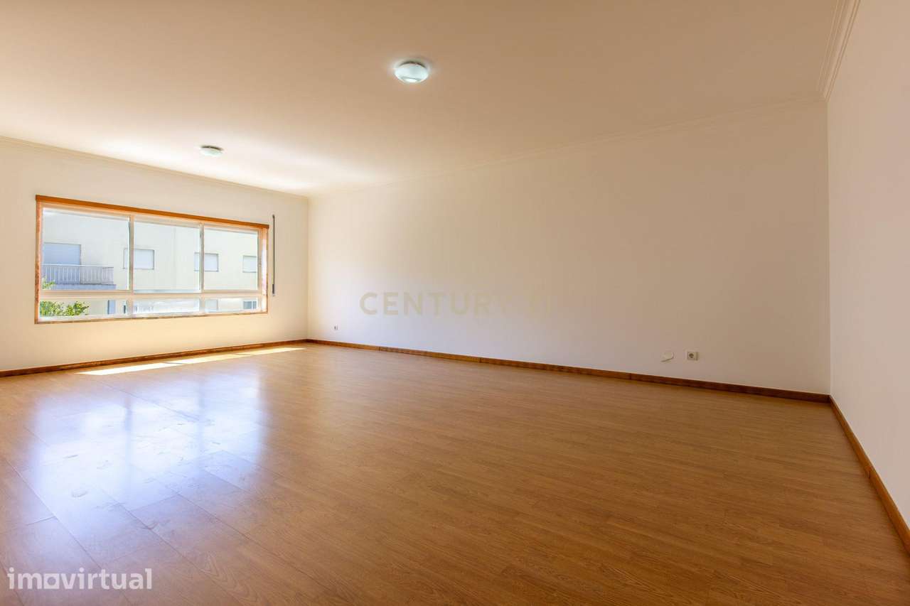 Apartamento T2 com Áreas Generosas e Box - Grande imagem: 4/21