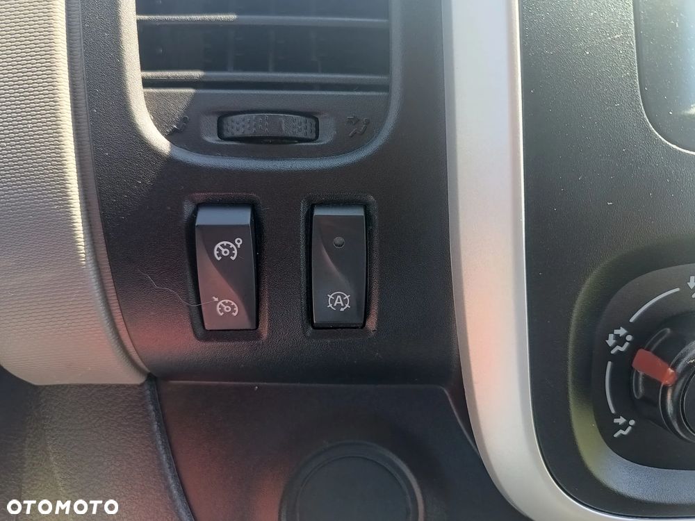 Renault Trafic L1H1 1.6 diesel 145kM, manual, 2019 rok BAGAŻNIK DACHOWY THULE, KAMERA COFANIA, HAK, CZUJNIKI PARKOWANIA, ORGINALNY PRZEBIEG! - 30
