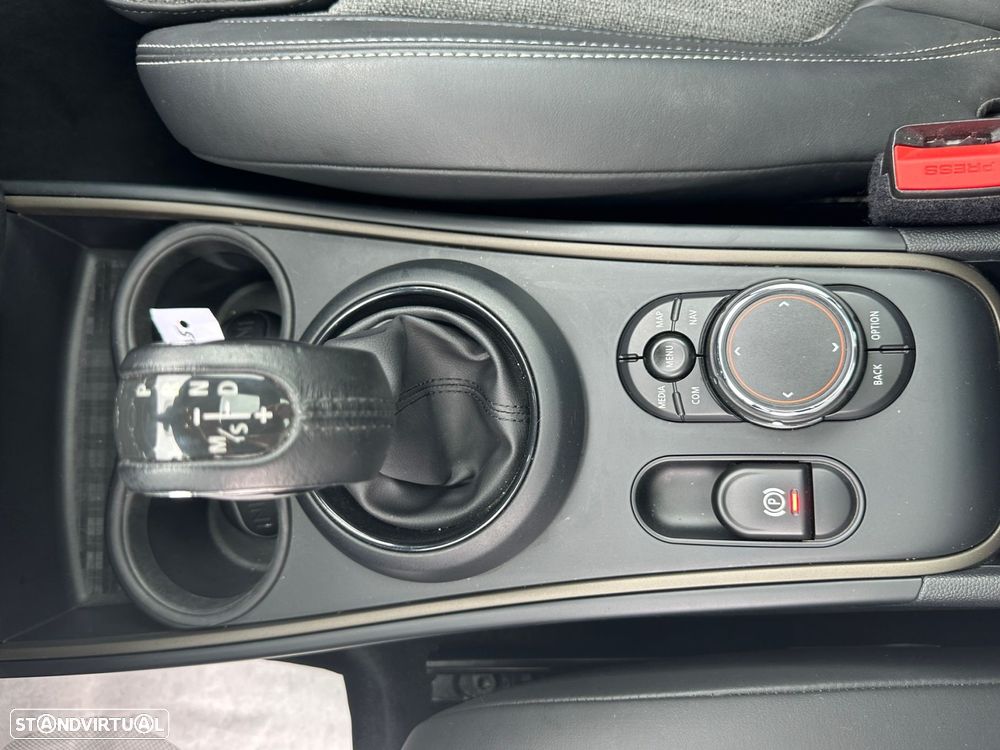 MINI Countryman Cooper SE ALL4 Auto - 28