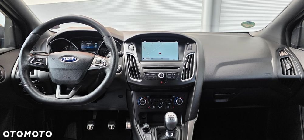 Ford Focus - 10