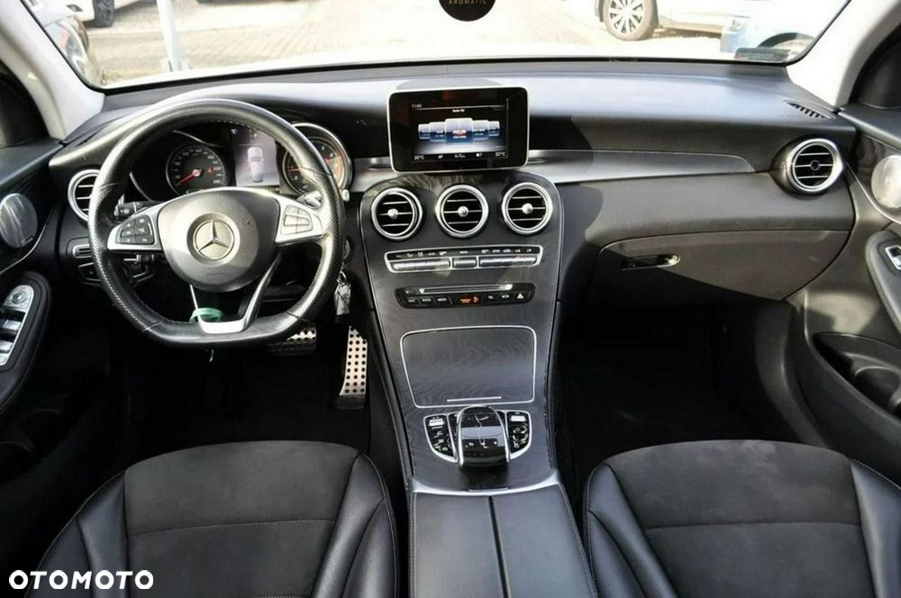 Mercedes-Benz GLC 250 4Matic 9G-TRONIC AMG Line - 27