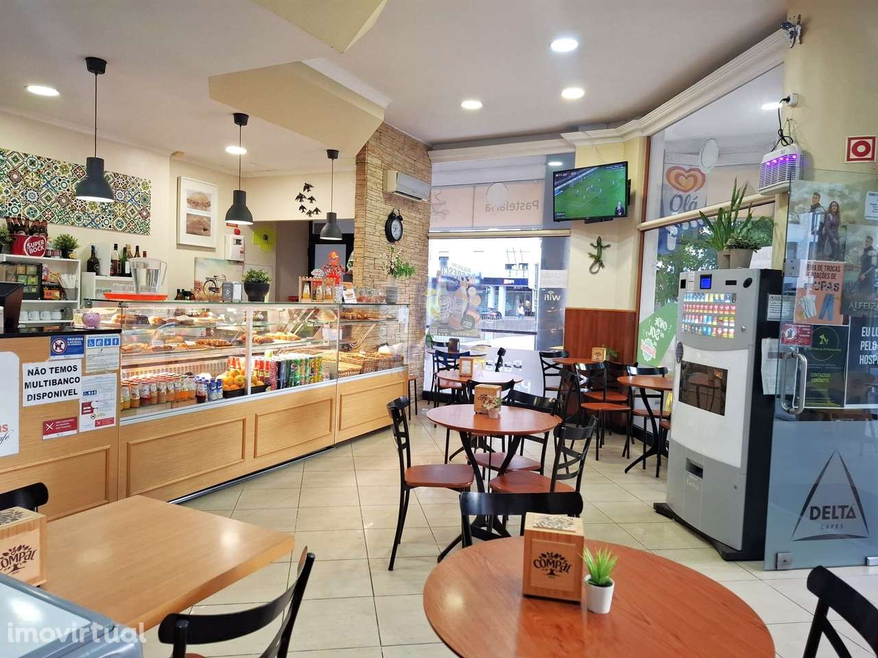 Trespasse de café/pastelaria numa das avenidas mais movimentadas das C - Grande imagem: 2/26