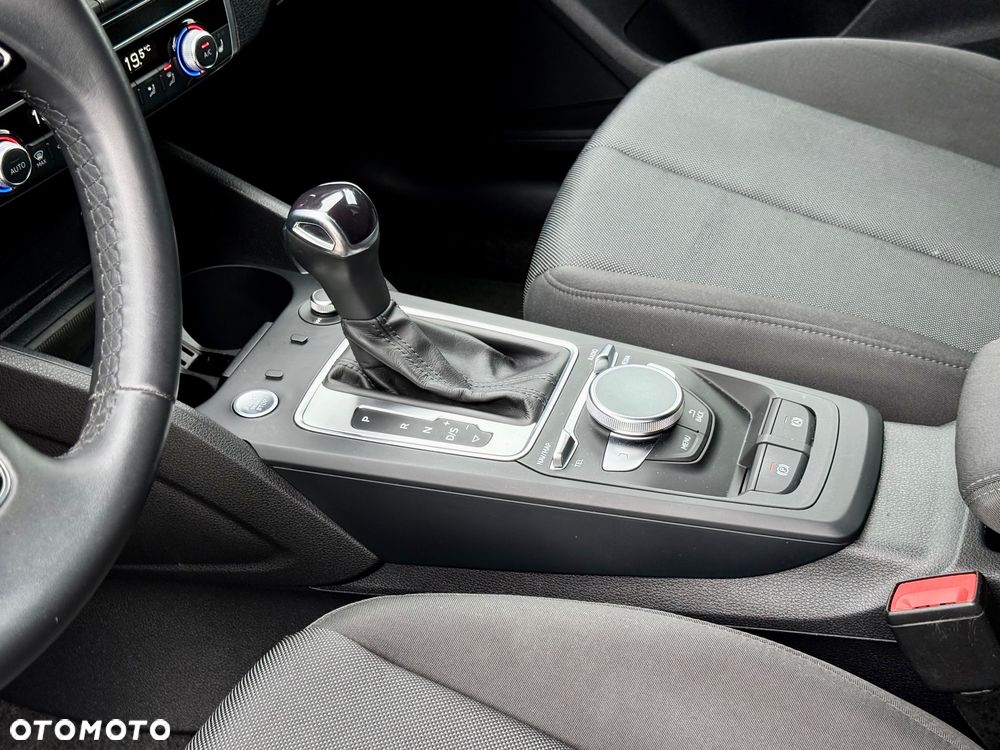Audi Q2 35 TFSI S tronic design - 19