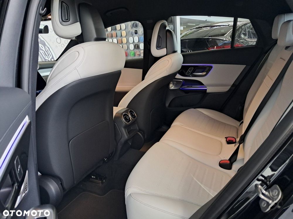 Mercedes-Benz GLC - 39