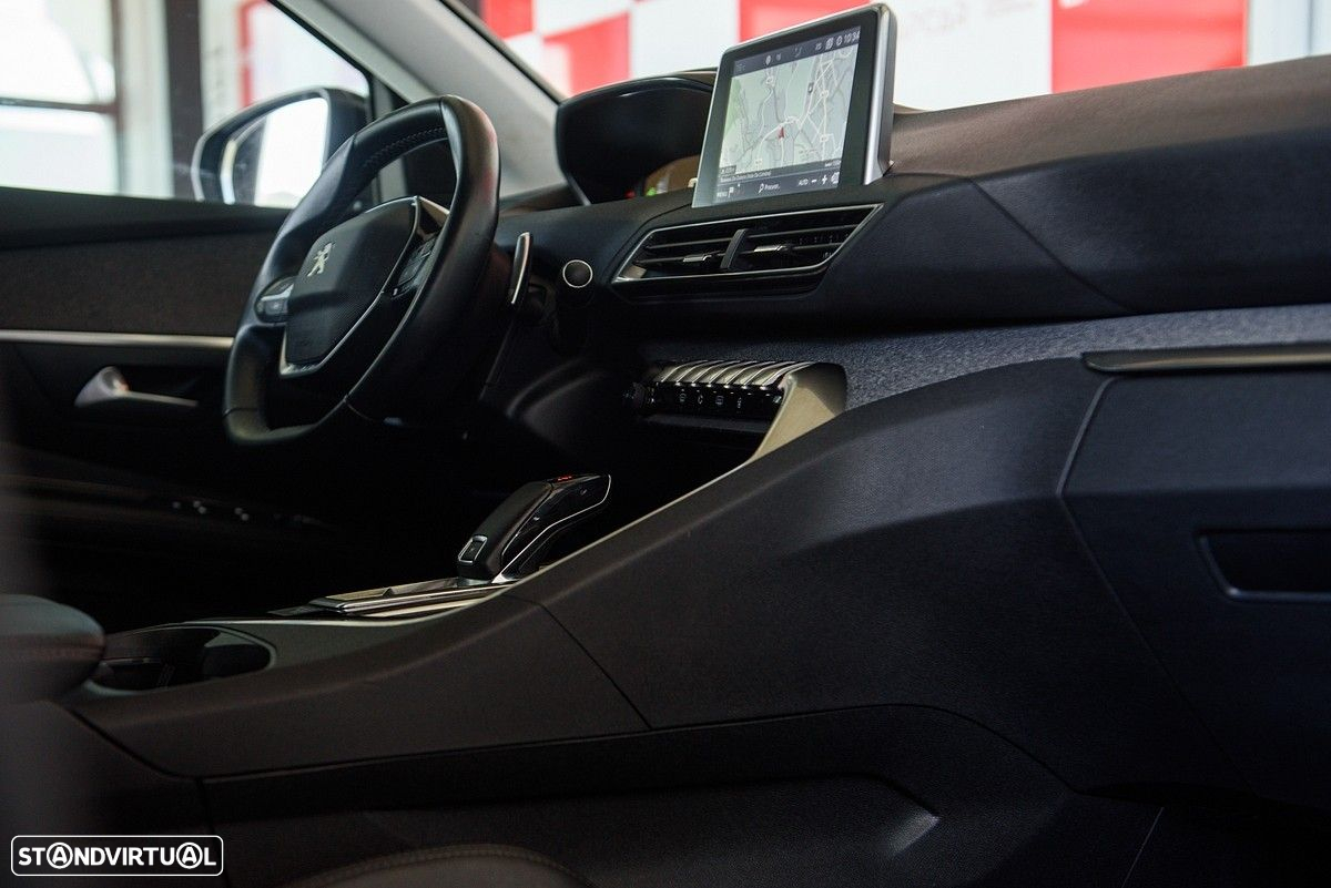 Peugeot 3008 1.2 PureTech Allure Pack EAT8 - 25